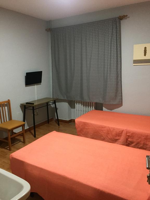 Hostal Rosales Aranda de Duero Exterior photo
